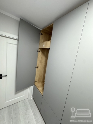 Mobilier hol din pal melaminat, 3000 mm – feronerie blum, Bacău