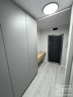 Mobilier hol din pal melaminat, 3000 mm – feronerie blum, Bacău