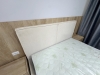 Mobilier dormitor cu perete riflat, pat tapițat 200×160, noptiere și ansamblu tv 2500 mm – feronerie blum