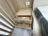 Mobilier dormitor cu perete riflat, pat tapițat 200×160, noptiere și ansamblu tv 2500 mm – feronerie blum