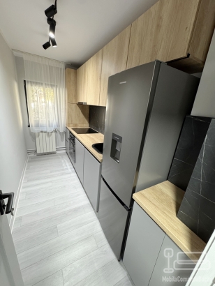 Mobilier bucătărie 3500 mm din pal melaminat – gola negru, feronerie blum, bandă led