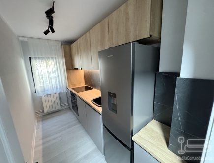 Mobilier bucătărie 3500 mm din pal melaminat – gola negru, feronerie blum, bandă led