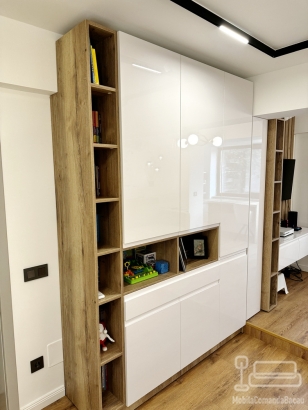 Mobilier dormitor pentru copil din MDF vopsit, cu pat tapițat și iluminare LED