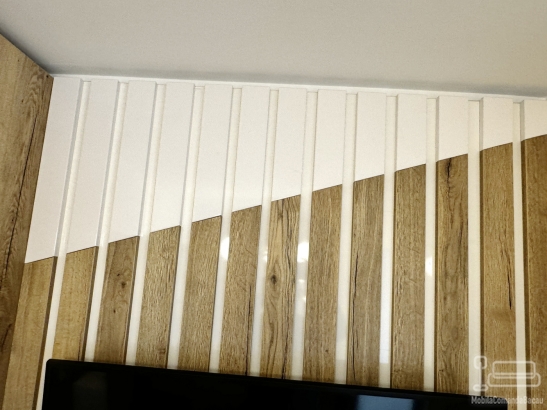 Mobilier dormitor pentru copil din MDF vopsit, cu pat tapițat și iluminare LED