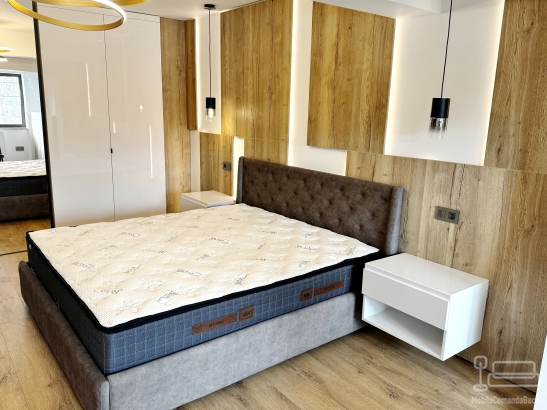 Dormitor matrimonial complet – pat tapițat cu ladă, masă de machiaj & dressing cu iluminare LED