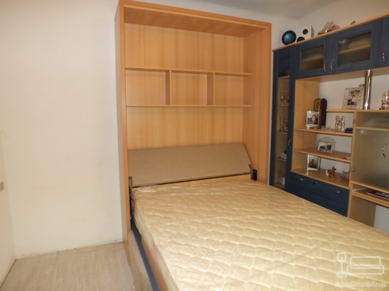 Dormitor cu Pat Rabatabil si Canapea  D 018