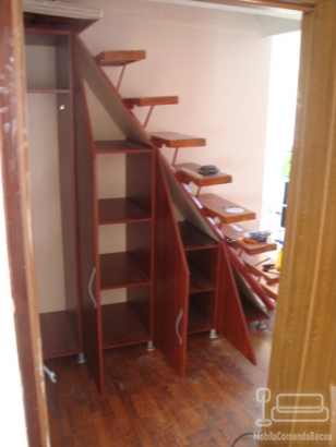 Mobilier la comanda sub scara