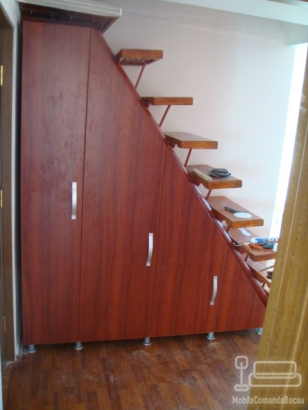 Mobilier la comanda sub scara