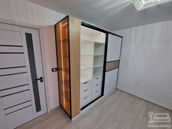 Dressing cu usi glisante Hafele Germania