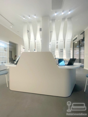 Mobilier recepție din Corian – Vista Clinica, Timișoara