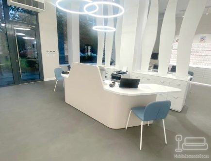Mobilier recepție din Corian – Vista Clinica, Timișoara