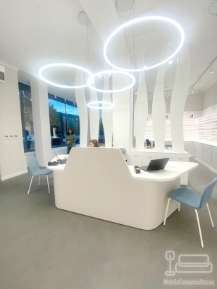 Mobilier recepție din Corian – Vista Clinica, Timișoara