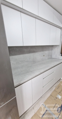 Mobilier bucătărie din MDF vopsit – feronerie Blum cu amortizare, Bacău