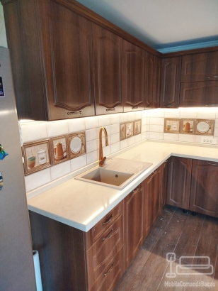 Bucătărie MDF înfoliat cu blat din quartz – Mobilier premium la comandă