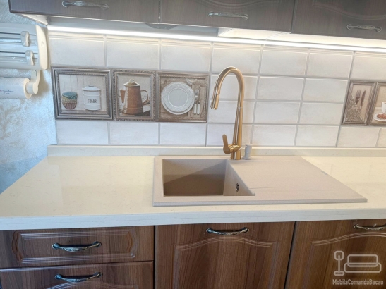 Bucătărie MDF înfoliat cu blat din quartz – Mobilier premium la comandă