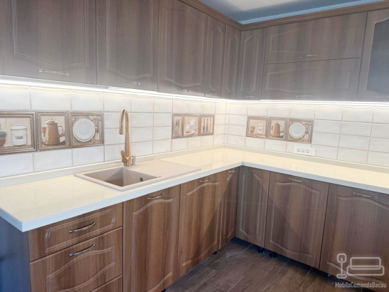 Bucătărie MDF înfoliat cu blat din quartz – Mobilier premium la comandă