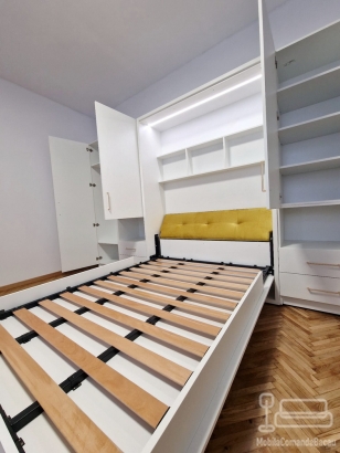 Dormitor cu Pat Rabatabil și Spații de Depozitare – Proiect Personalizat în Brașov