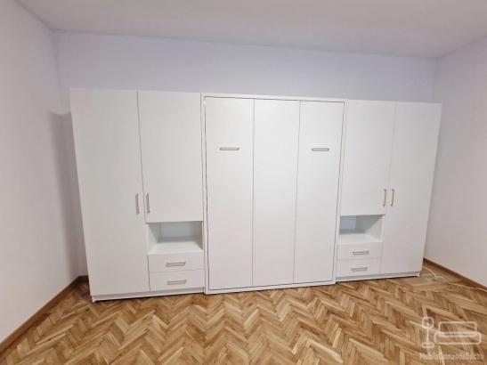 Dormitor cu Pat Rabatabil și Spații de Depozitare – Proiect Personalizat în Brașov