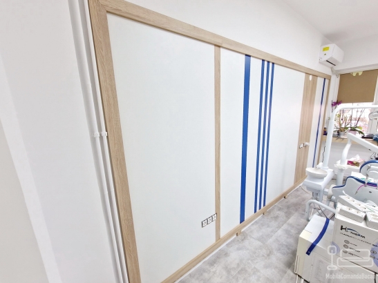 Mobilier cabinet stomatologic din PAL, montat în Buhuși, județul Bacău