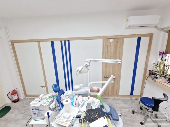Mobilier cabinet stomatologic din PAL, montat în Buhuși, județul Bacău