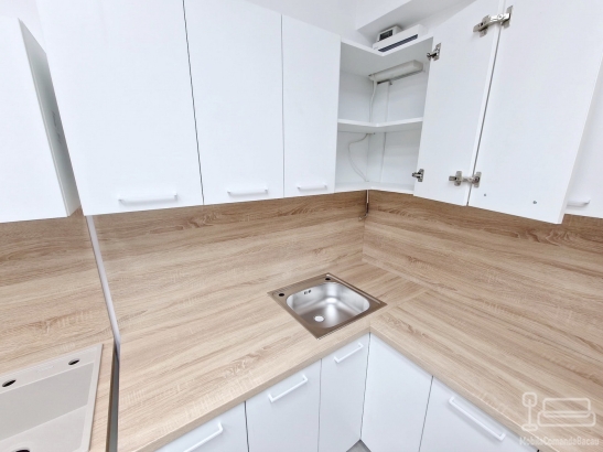 Mobilier cabinet stomatologic din PAL, montat în Buhuși, județul Bacău