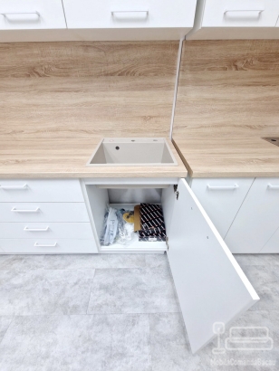 Mobilier cabinet stomatologic din PAL, montat în Buhuși, județul Bacău