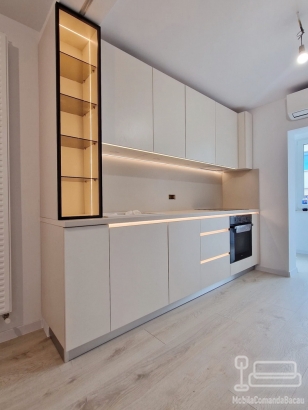 Mobilier bucătărie din PAL, realizat pe comandă în Bacău