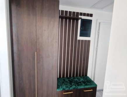 Mobilier hol din PAL melaminat, montat în complexul White Sea Mamaia Nord