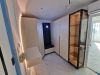 Mobilier hol cu vitrină iluminată și oglindă LED, montat în Roman-Neamț