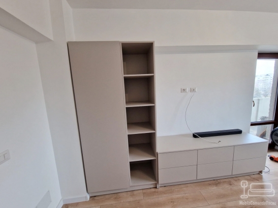 Mobilier living din PAL, montat în Bacău