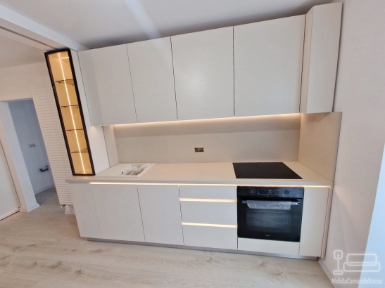 Mobilier bucătărie din PAL, realizat pe comandă în Bacău