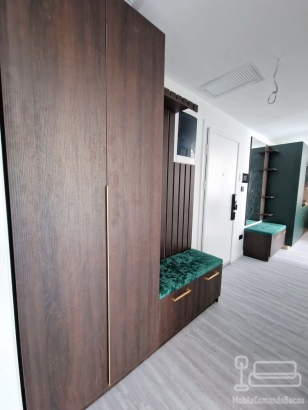 Mobilier hol din PAL melaminat, montat în complexul White Sea Mamaia Nord