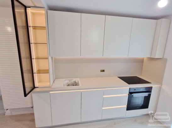 Mobilier bucătărie din PAL, realizat pe comandă în Bacău
