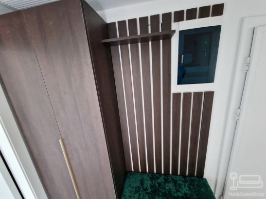 Mobilier hol din PAL melaminat, montat în complexul White Sea Mamaia Nord