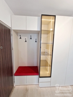 Mobilier hol la comandă, realizat din PAL melaminat în Bacău