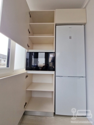 Mobilier bucătărie din PAL, realizat pe comandă în Bacău