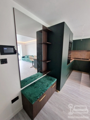 Mobilier hol din PAL melaminat, montat în complexul White Sea Mamaia Nord