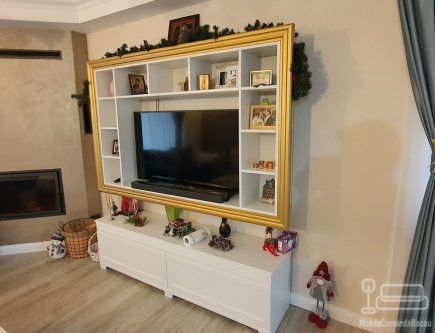 Mobilier living din lemn masiv, la comandă – feronerie Blum, Bacău