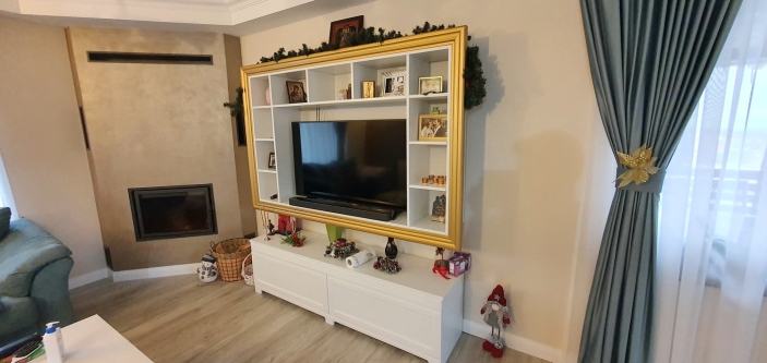 Mobilier living din lemn masiv, la comandă – feronerie Blum, Bacău