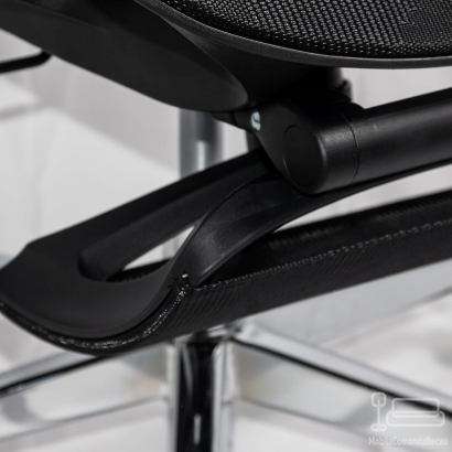 Scaun de birou ergonomic negru cu suport lombar și brate reglabile 3D SYYT 9519