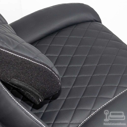 Scaun directorial negru OFF 651 din piele ecologica cu suport lombar si tetiera reglabila