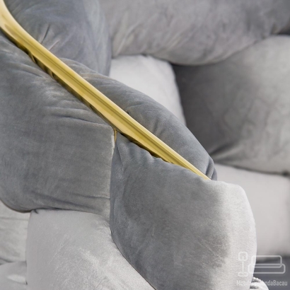 Scaun living gri deschis din catifea cu cadru metalic auriu BUC 251