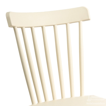 Scaun terasă bej din plastic si picioare din lemn HRC 595