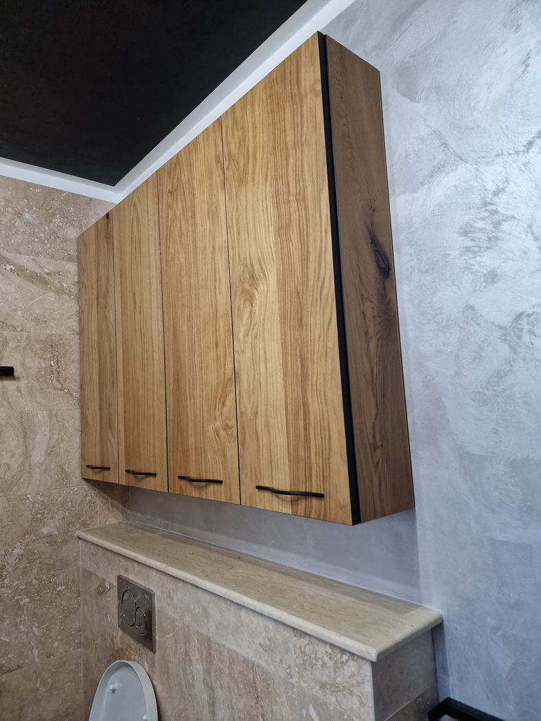 Mobilier de baie din MDF furniruit, cu feronerie Blum – Bacău