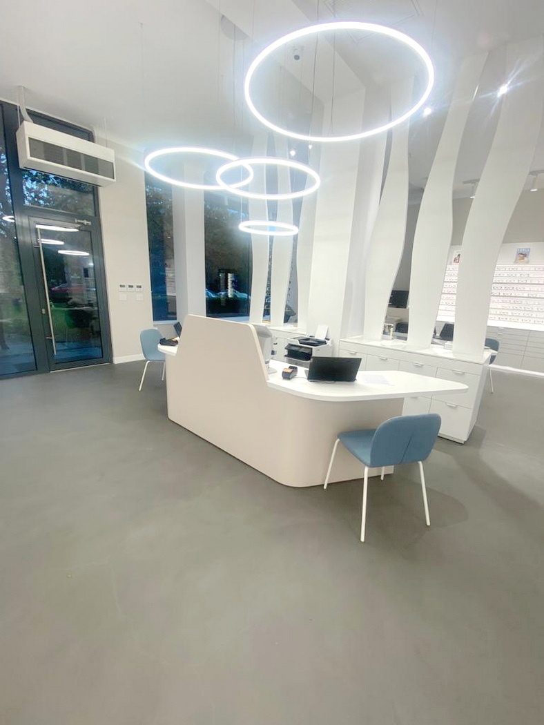 Mobilier recepție din Corian – Vista Clinica, Timișoara