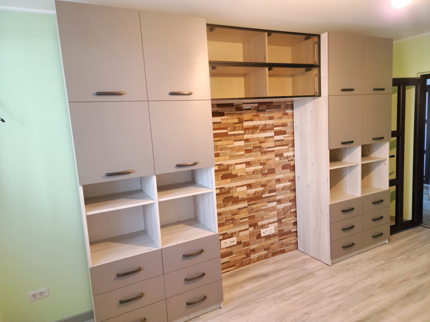 Mobilier living la comandă – MDF laminat, 4.500 mm, Bacău