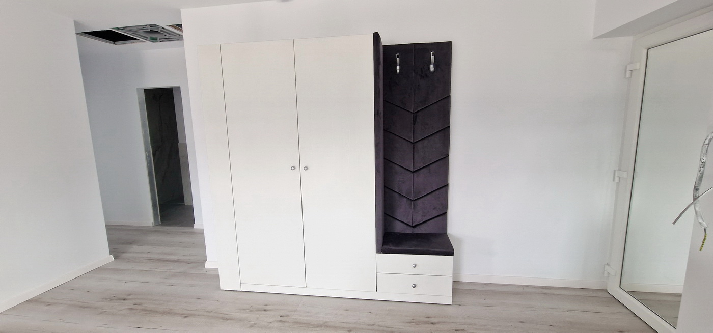 Mobilier hol din pal melaminat cu banchetă tapițată