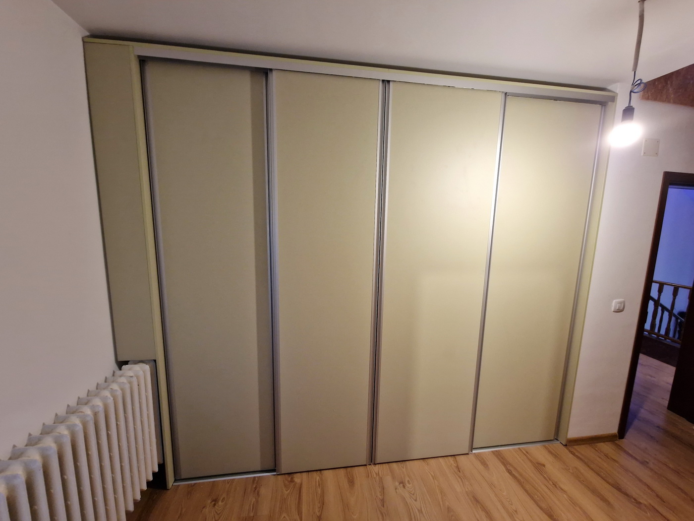 Mobilier dressing cu uși glisante hafele – 3100 × 860 × 2500 mm, dospinești, Bacău