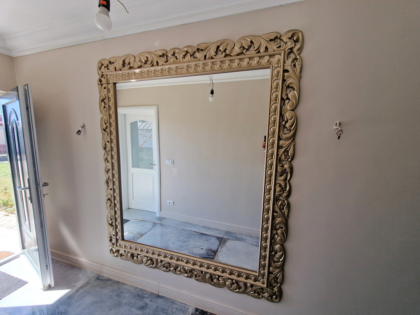 Oglindă cu ramă din mdf traforat 2000 × 1800 – buhuși, băcău
