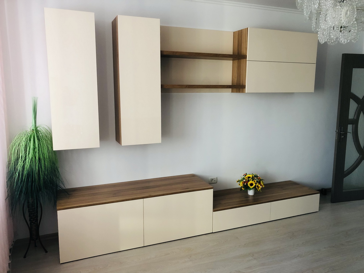 Mobilier living din PAL melaminat & MDF vopsit – 3000 mm (Bacău)